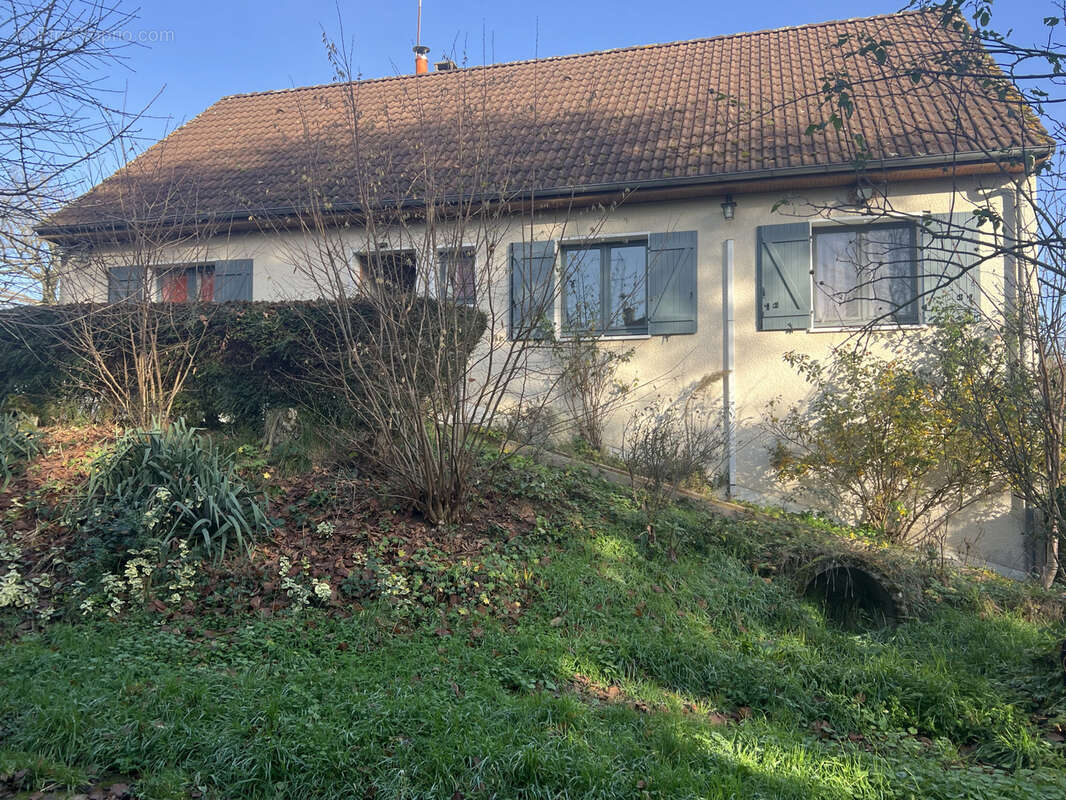 Maison à COULANGES-LES-NEVERS