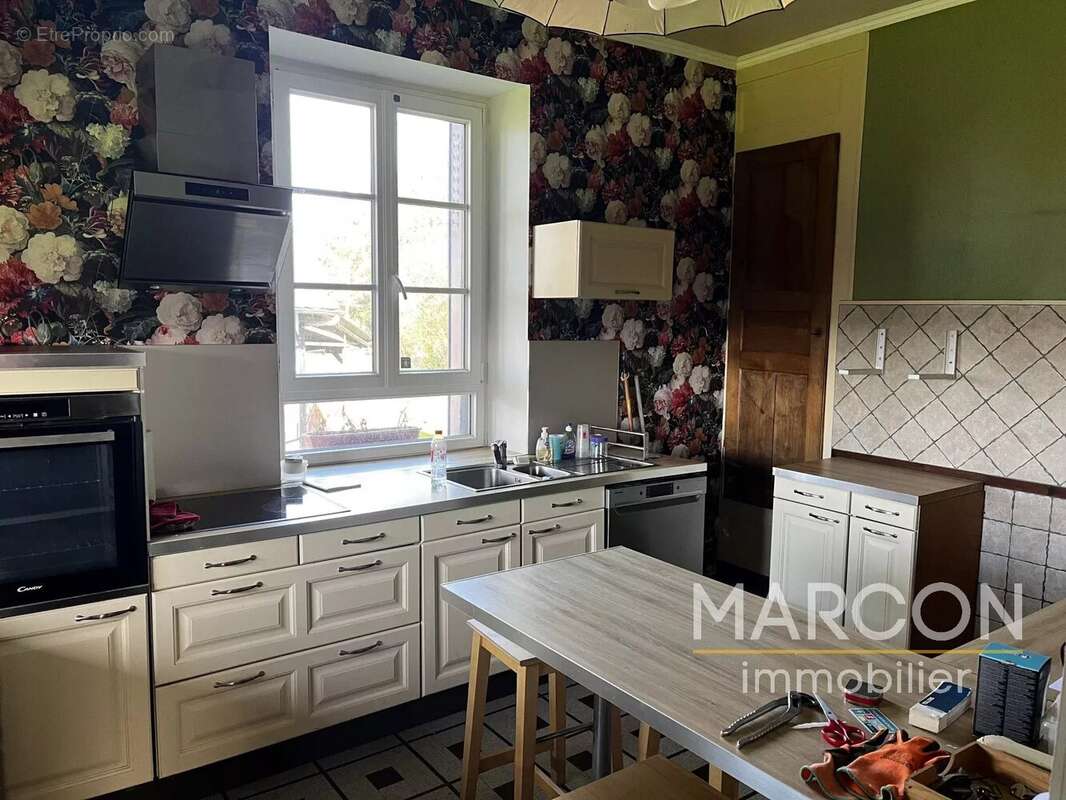 Maison à CHAMBON-SAINTE-CROIX