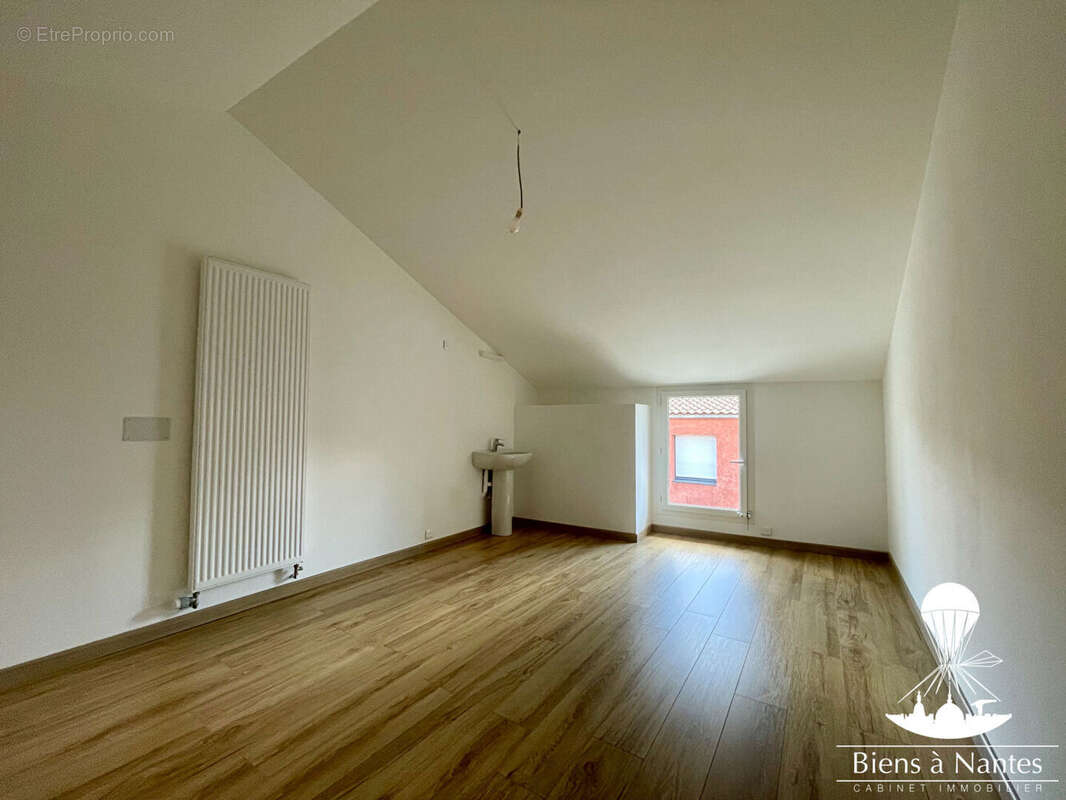 A Vendre Maison 5 pièces 121 m² Basse Goulaine Parcelle 860 m² - photo 8