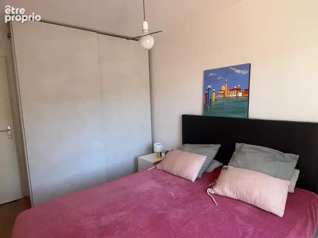 A vendre t2 dernier etage avec terrasse et parking - photo 5