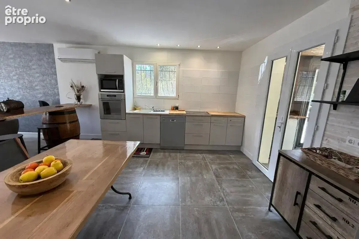 Maison 141 m² avec véranda chauffée piscine studio indépendant et grand terrain sans vis à vis secteur calme - photo 9