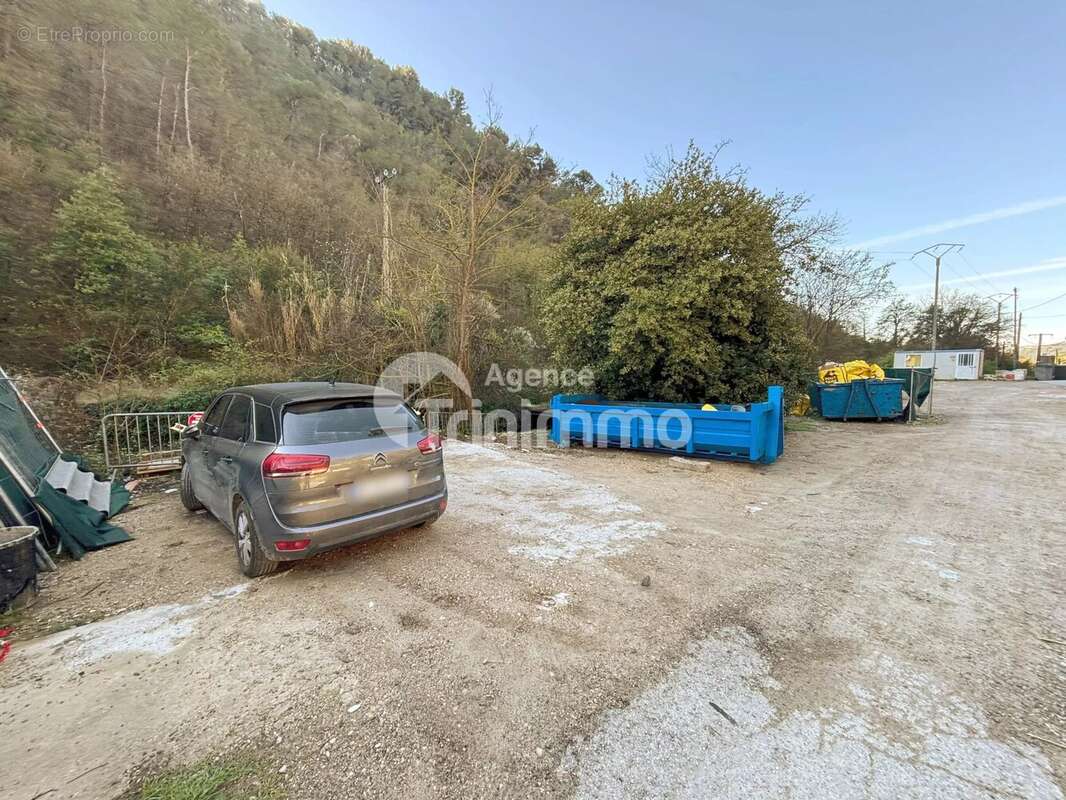 Terrain à LA TRINITE