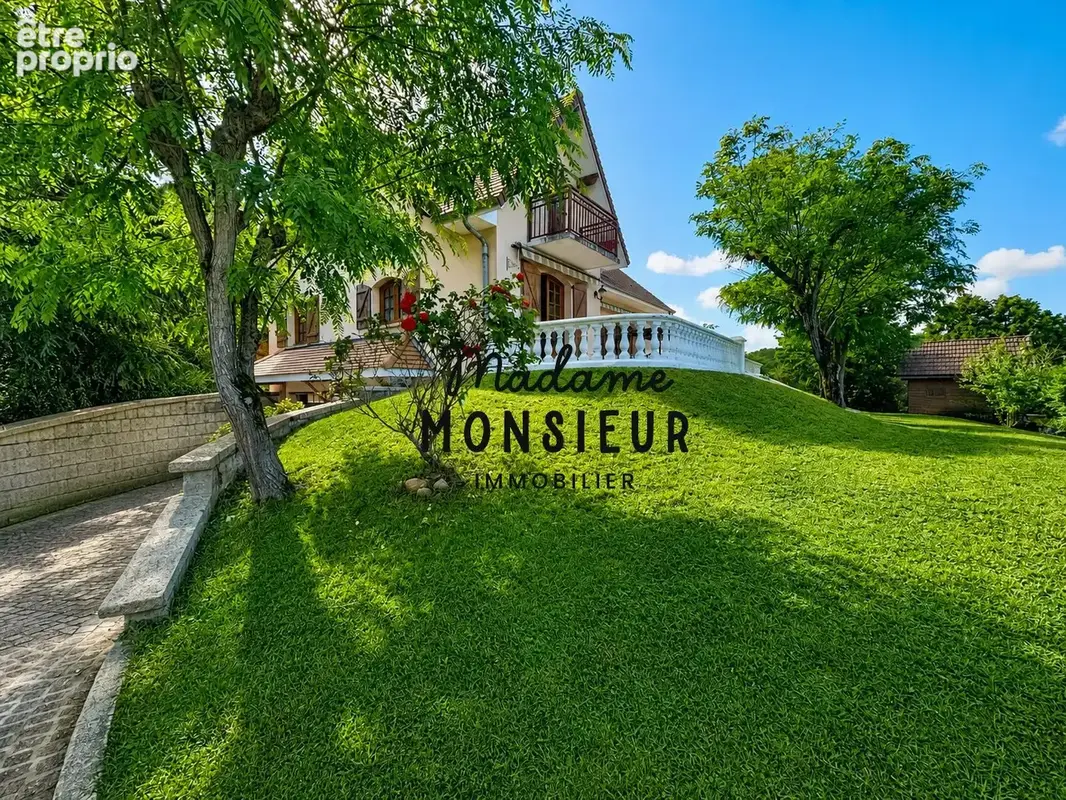 Maison 5 pièces 163 m² à vendre à Saint-Savin (38300) - photo 3