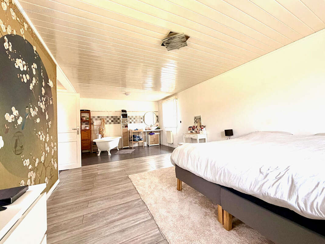 Maison au calme 10 pièce(s) 190 m2 - photo 8