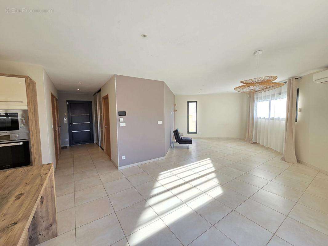 Maison à MONTELIMAR