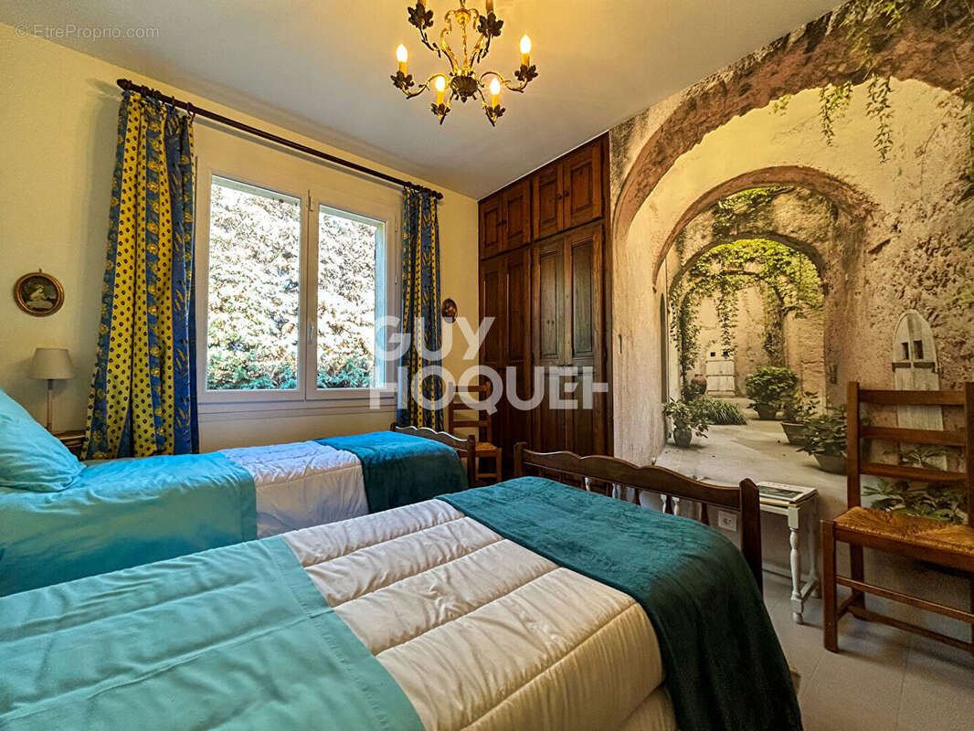 Maison à L'ISLE-SUR-LA-SORGUE