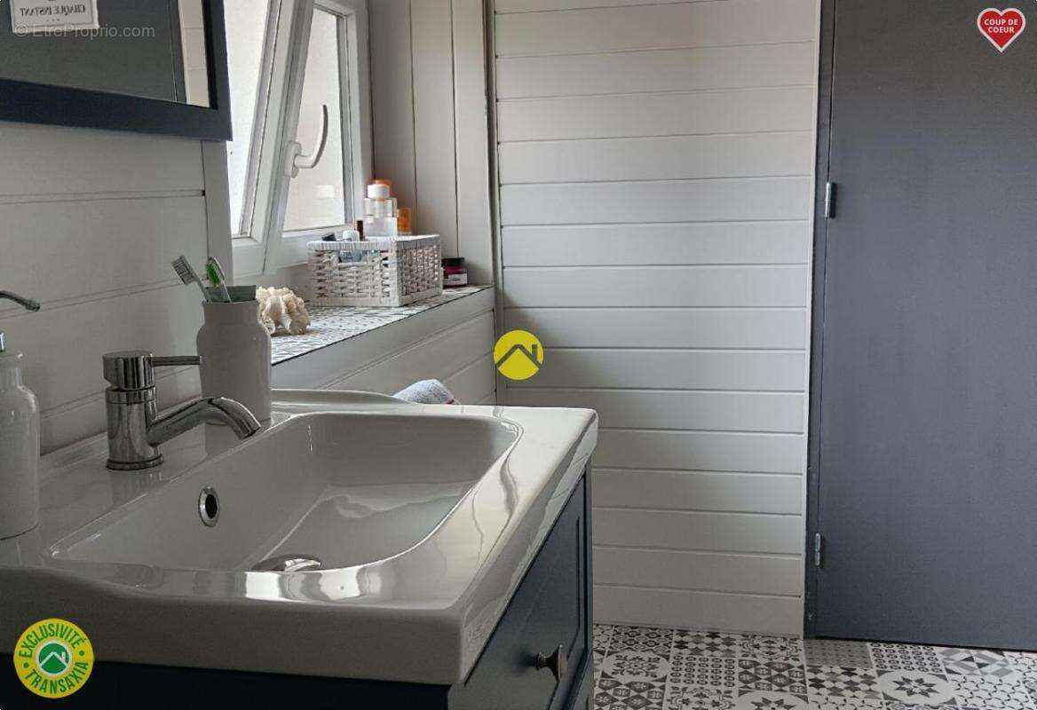 Maison à LE BOURG-D'HEM