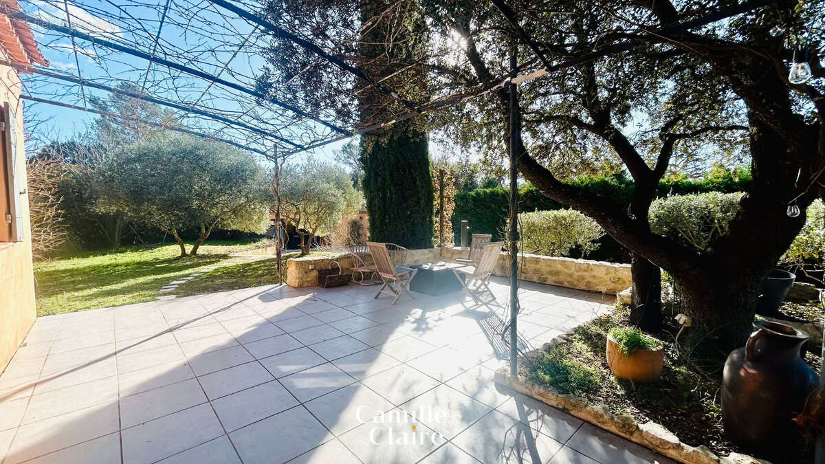 Maison à POURRIERES