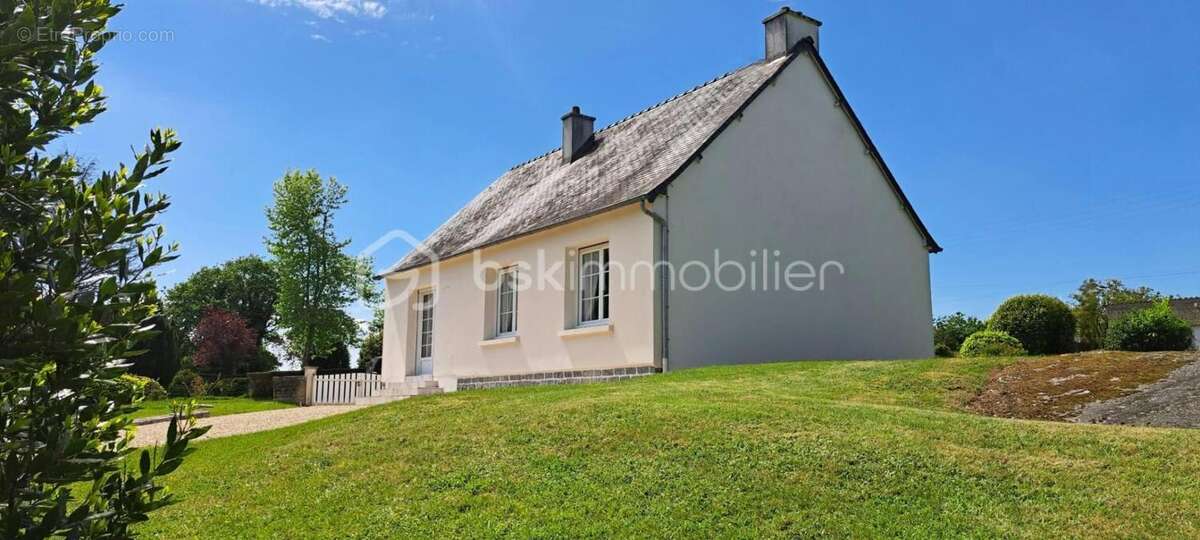 Maison à HUELGOAT