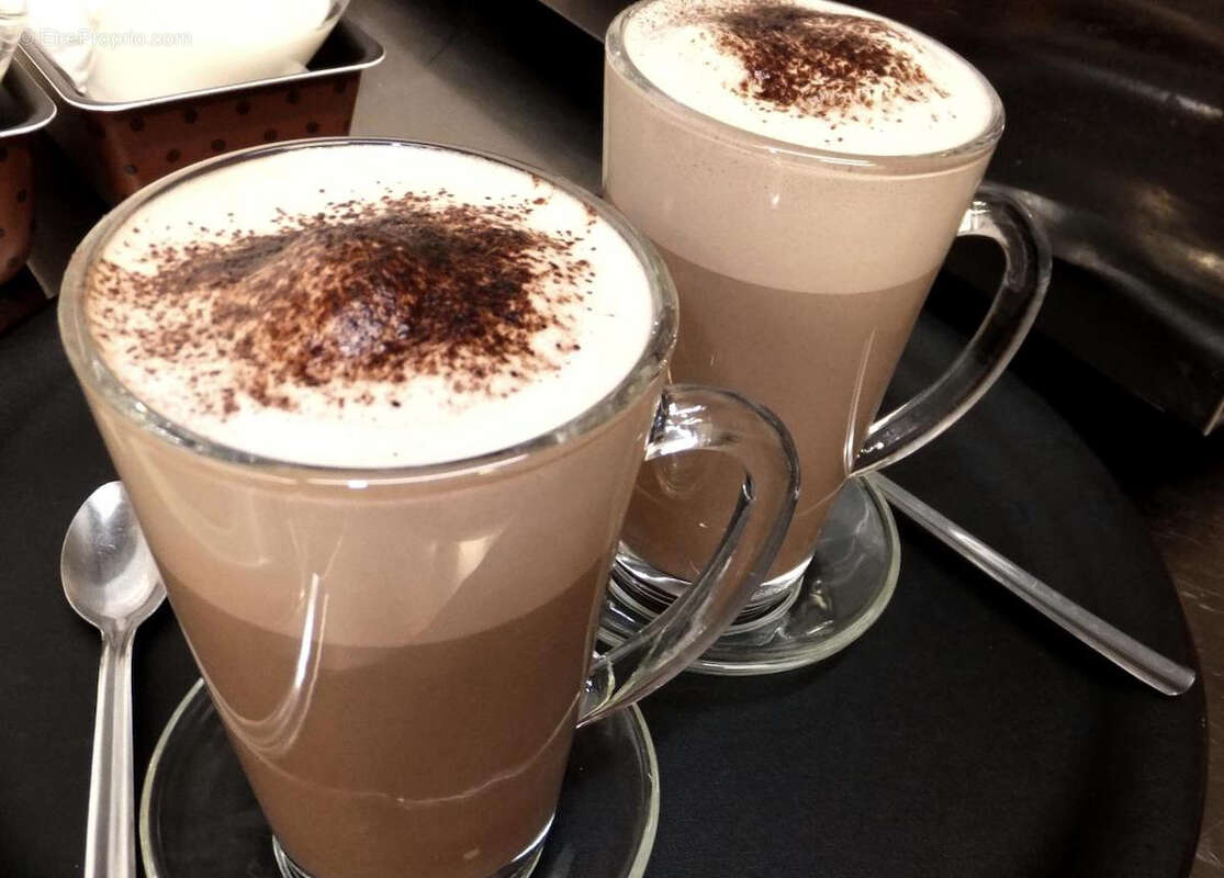 Commerce à GRUCHET-LE-VALASSE