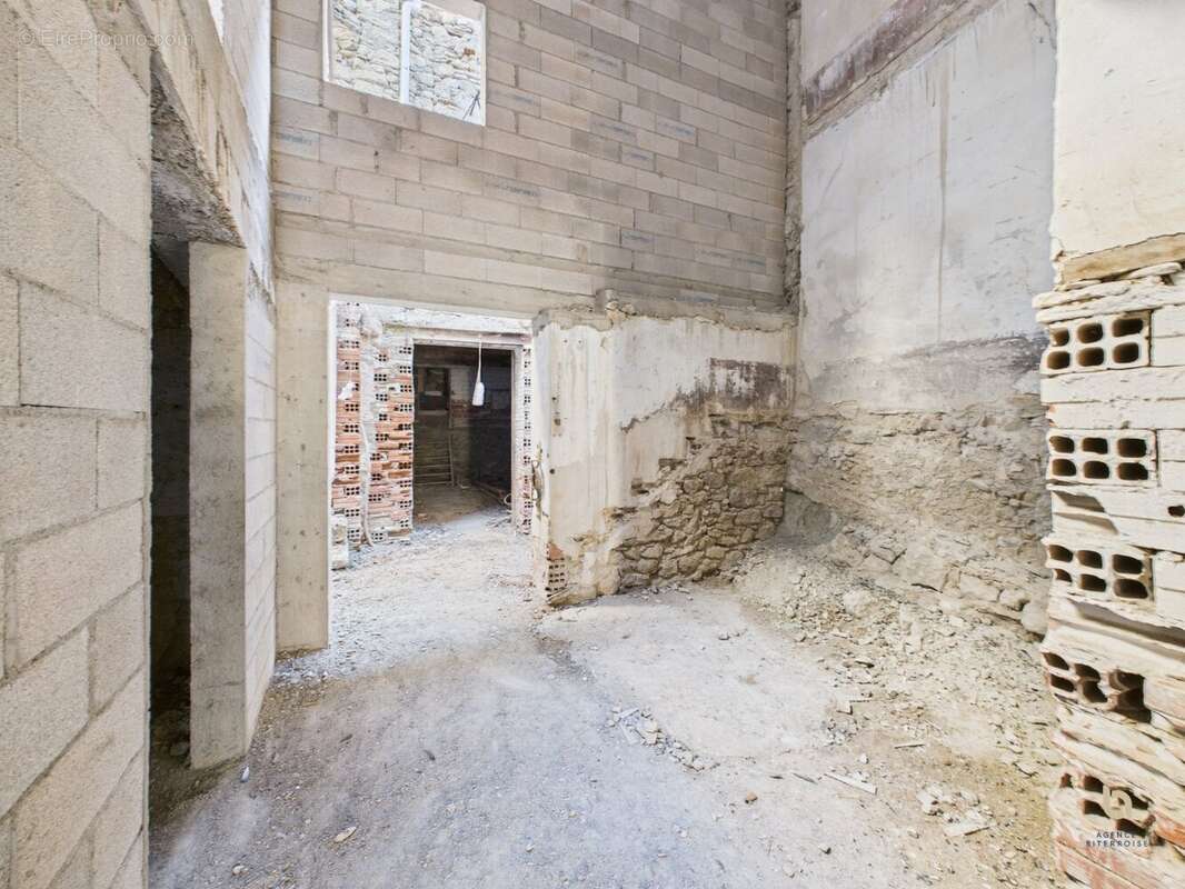 Maison à SAINT-GENIES-DE-FONTEDIT