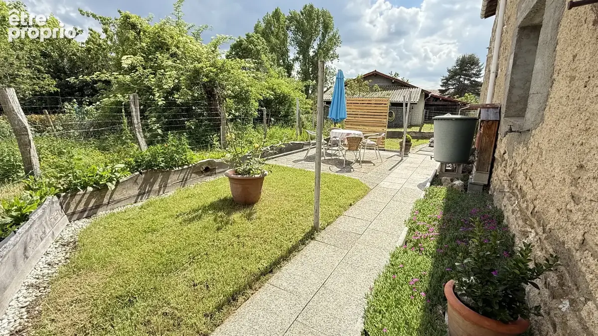 Grande maison de village rénovée avec dépendance et jardin - photo 23