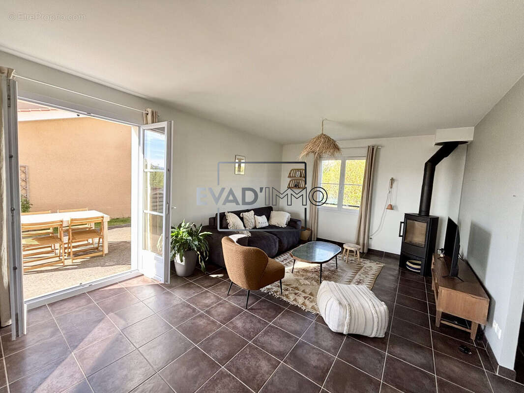 Maison à SAINT-MEDARD-EN-FOREZ