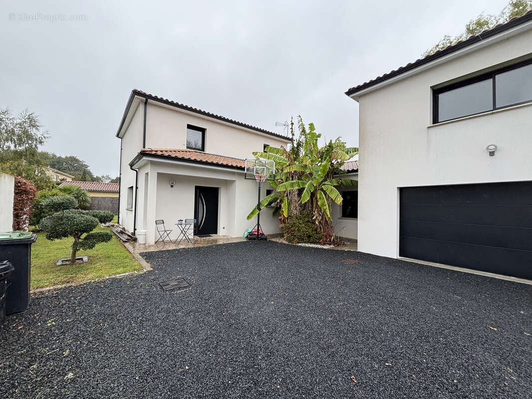 Maison à LE CELLIER