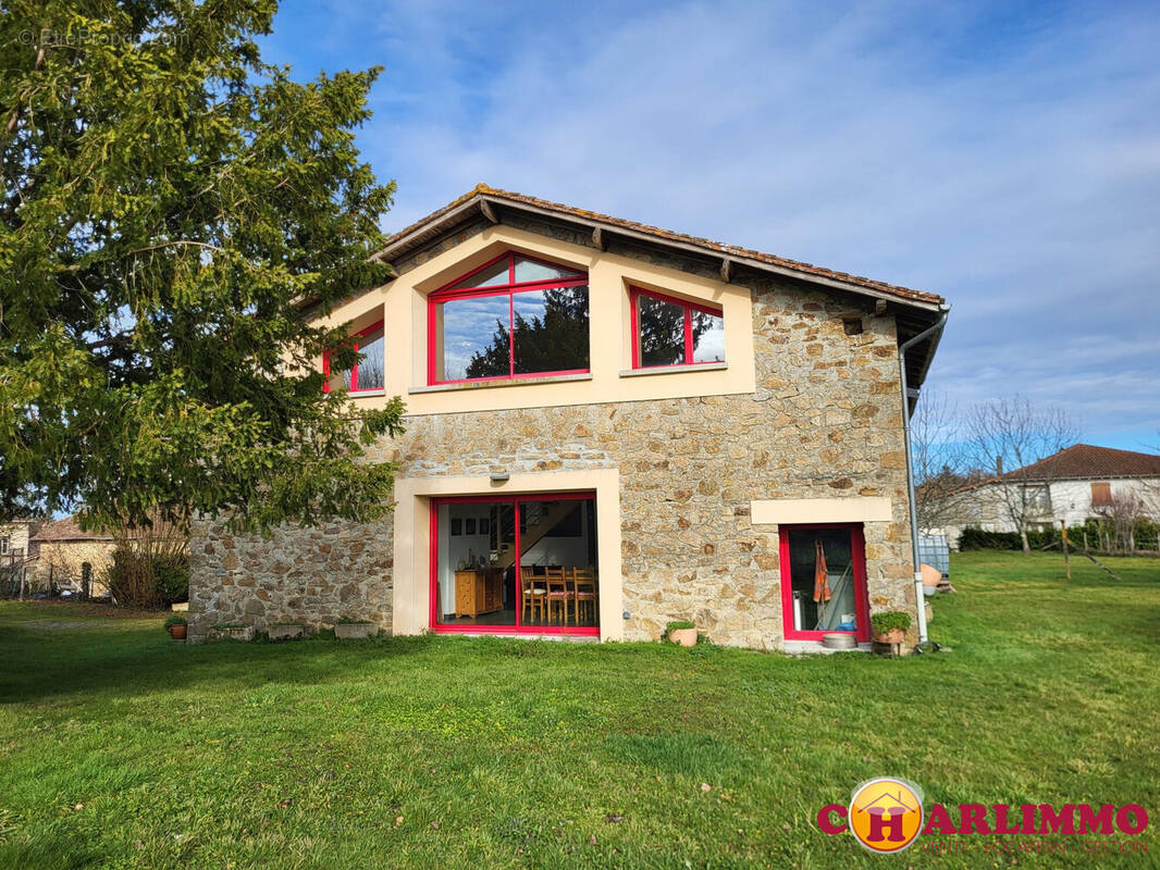 Maison à CHAILLAC-SUR-VIENNE