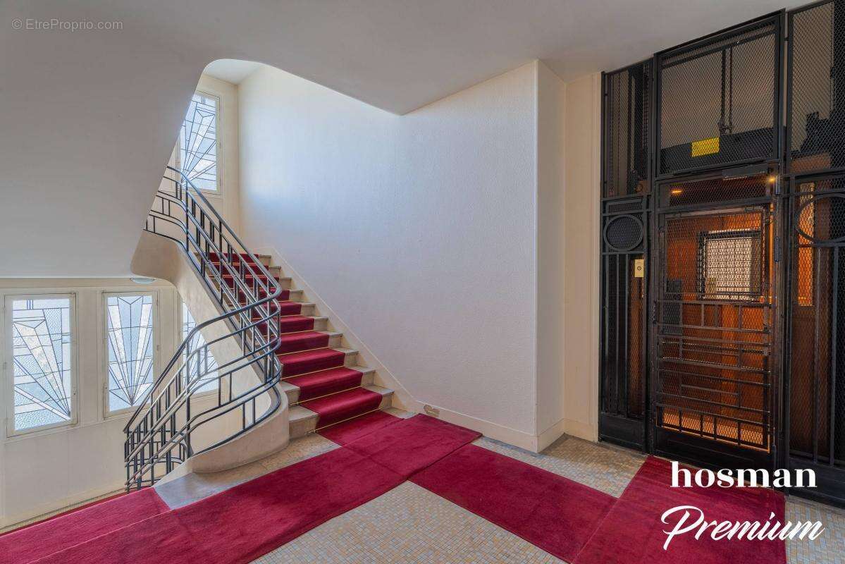 Appartement à PARIS-16E
