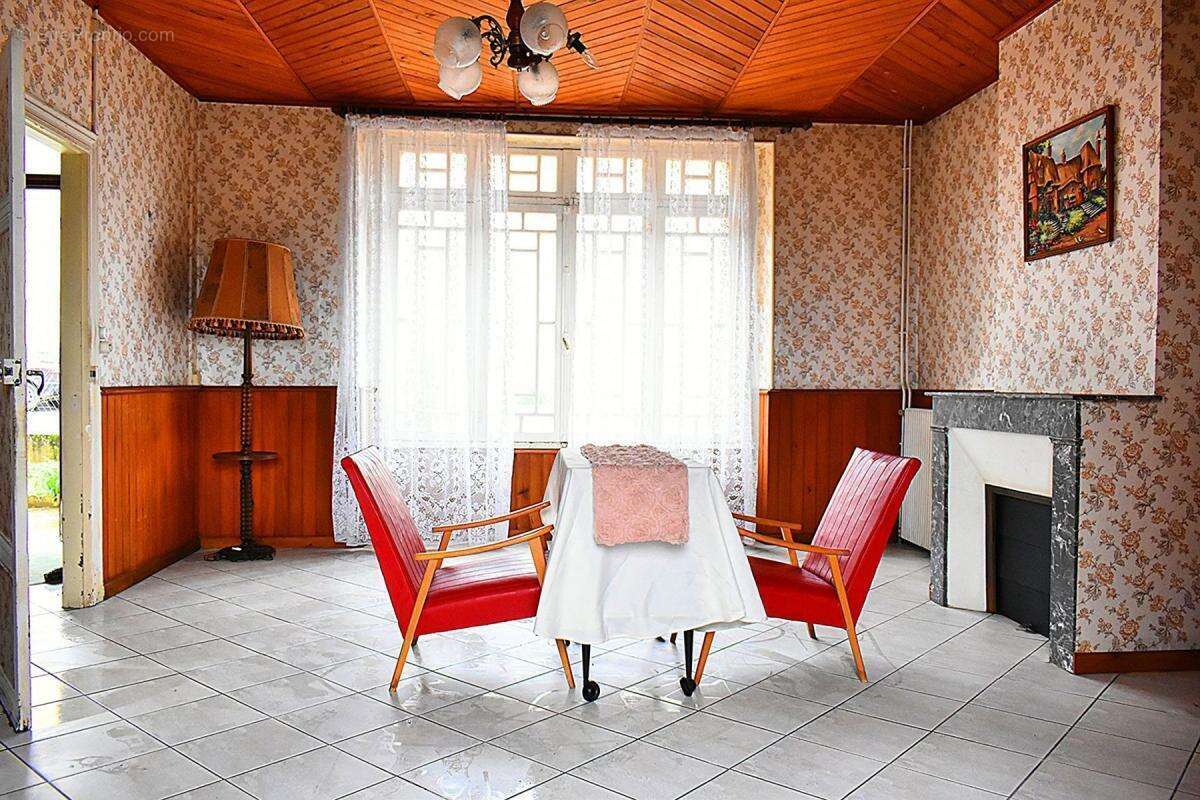 Maison à MONBAHUS