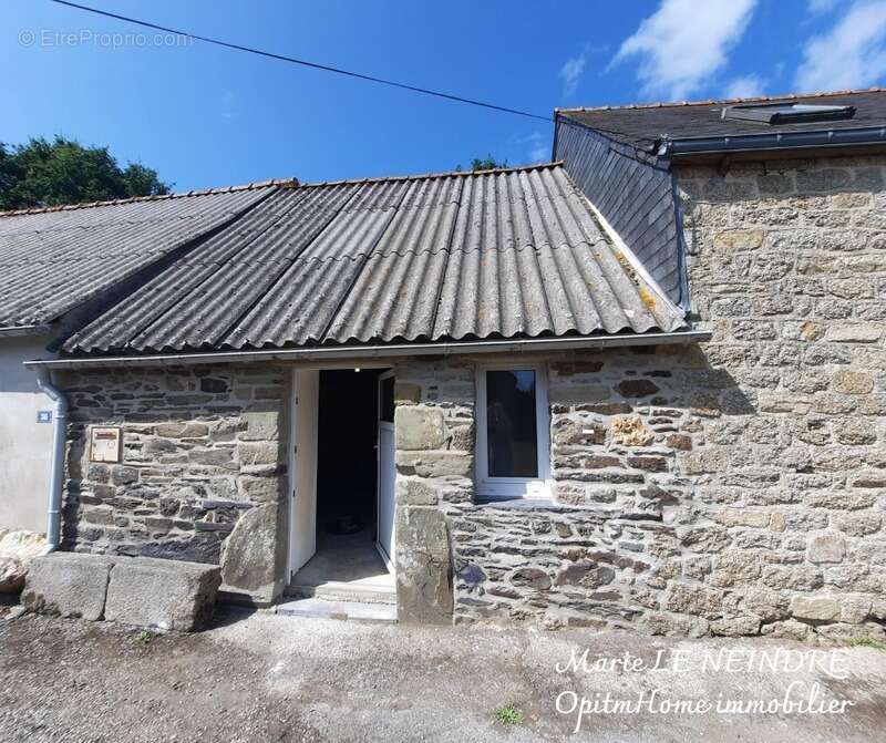 Maison à PLOUNEVEZ-QUINTIN