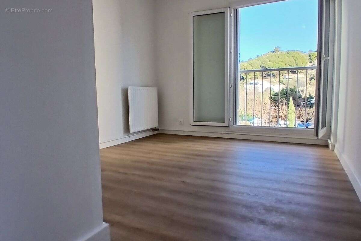 Appartement à MARSEILLE-11E