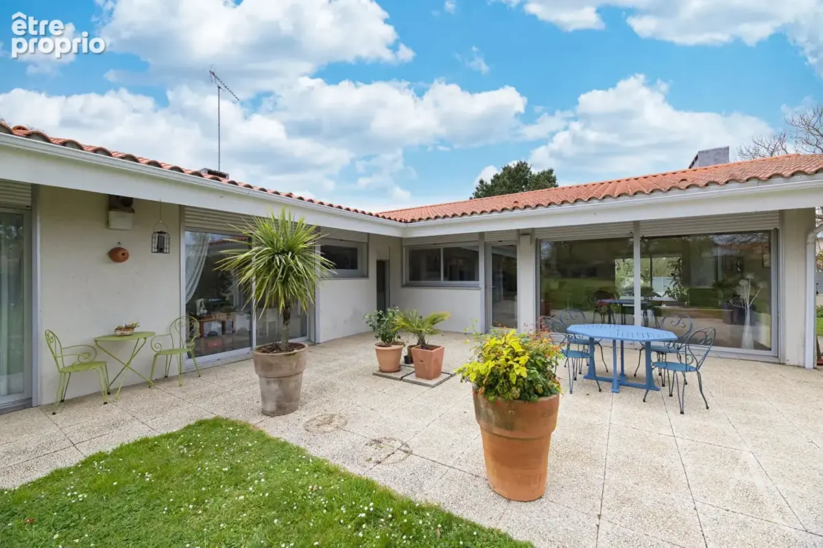 Maison à MONTAIGU