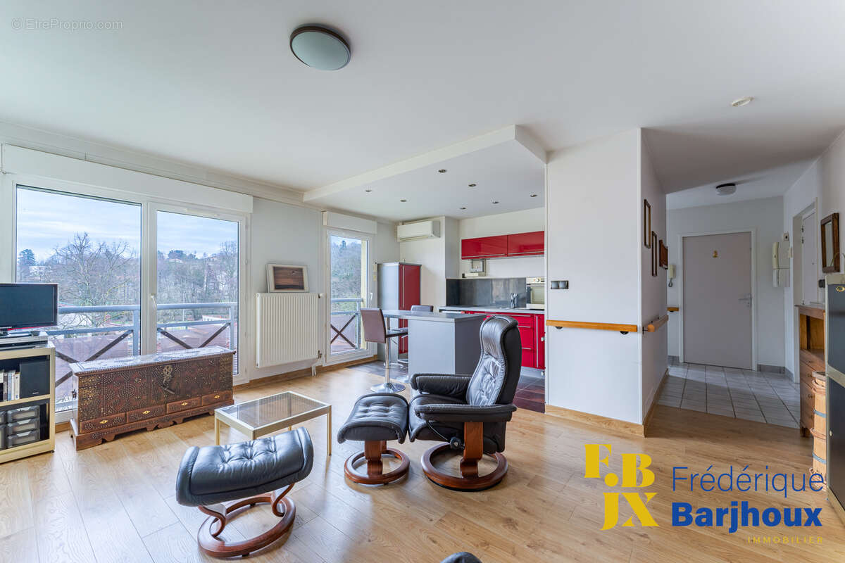 Appartement à FONTAINES-SAINT-MARTIN