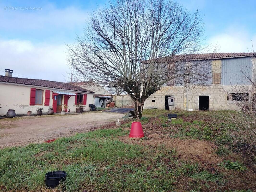 Photo 1 - Maison à ASNIERES-LA-GIRAUD