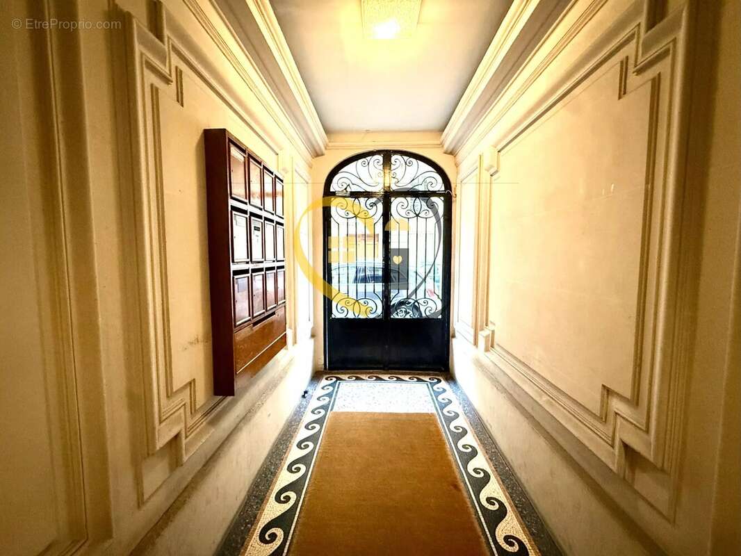 Appartement à PARIS-14E