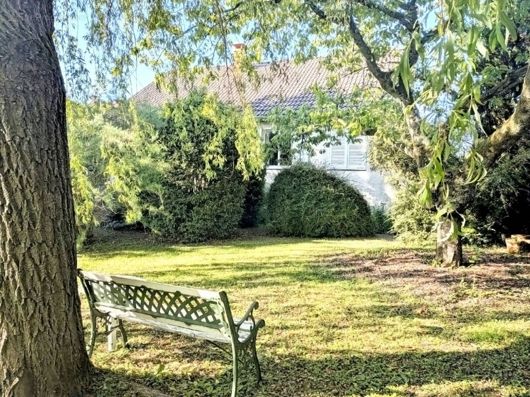 Maison à MAGNY-LES-HAMEAUX