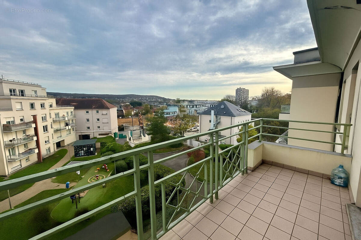 Appartement à VERNEUIL-SUR-SEINE