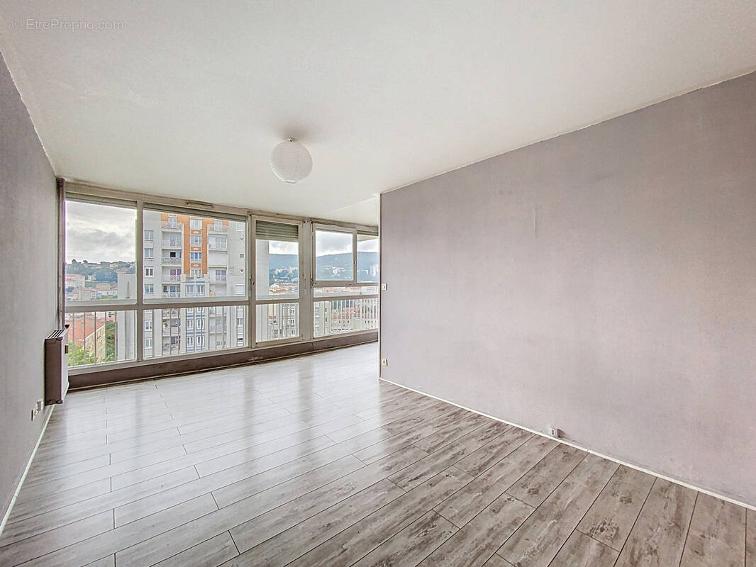 Appartement à SAINT-ETIENNE