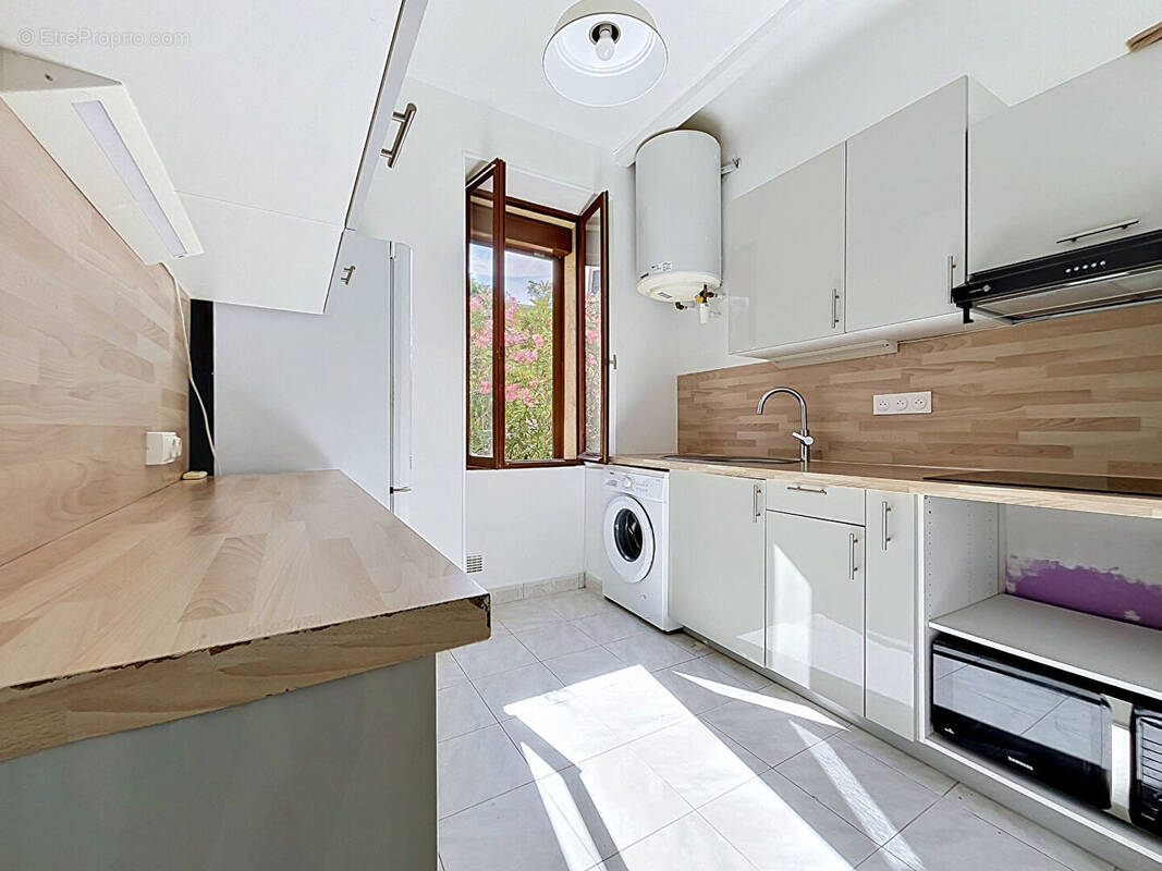 Appartement à MARSEILLE-4E