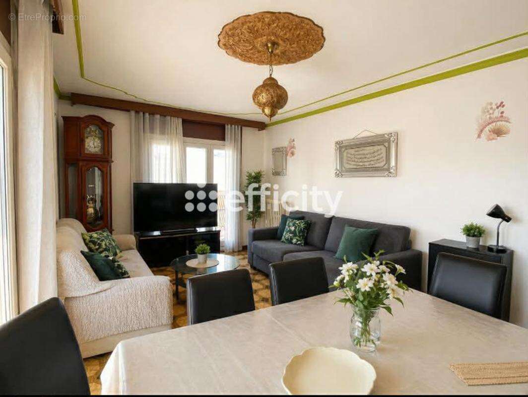 Appartement à MARSEILLE-3E