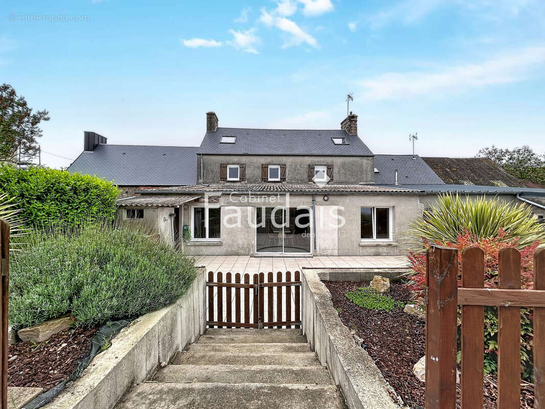 Maison à CREANCES
