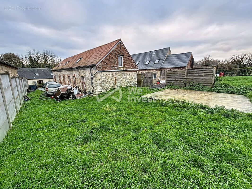 Maison à PUISIEUX-ET-CLANLIEU
