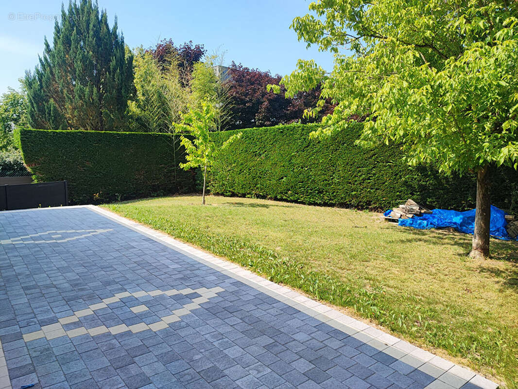 Maison à SAINT-JEAN-DE-BRAYE