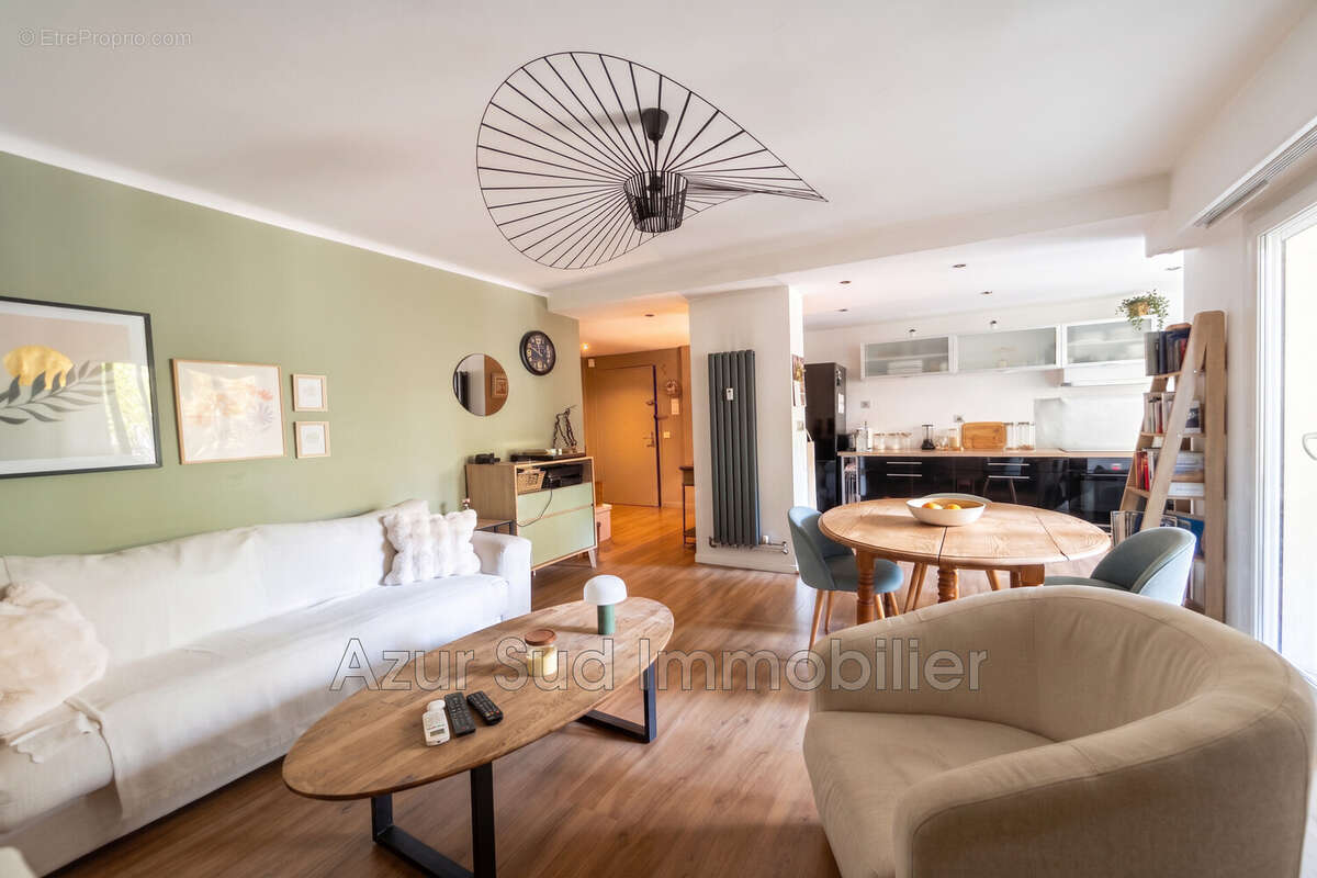Appartement 62 m² à Antibes  - photo 2