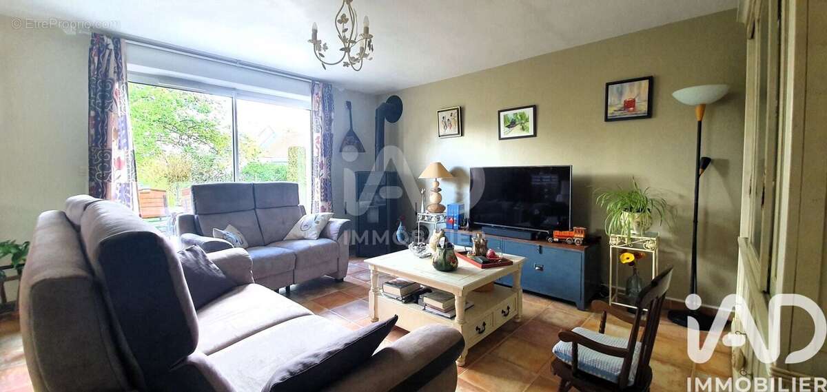 Photo 2 - Maison à ESTREES-SUR-NOYE