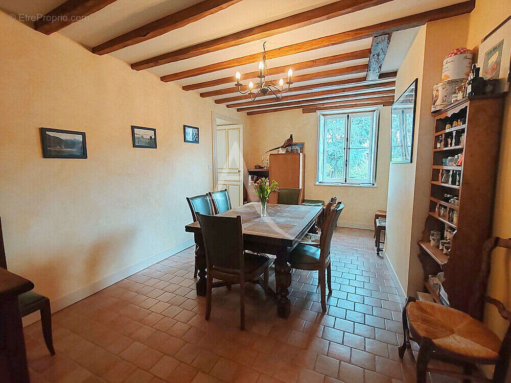 Maison à CANDE-SUR-BEUVRON
