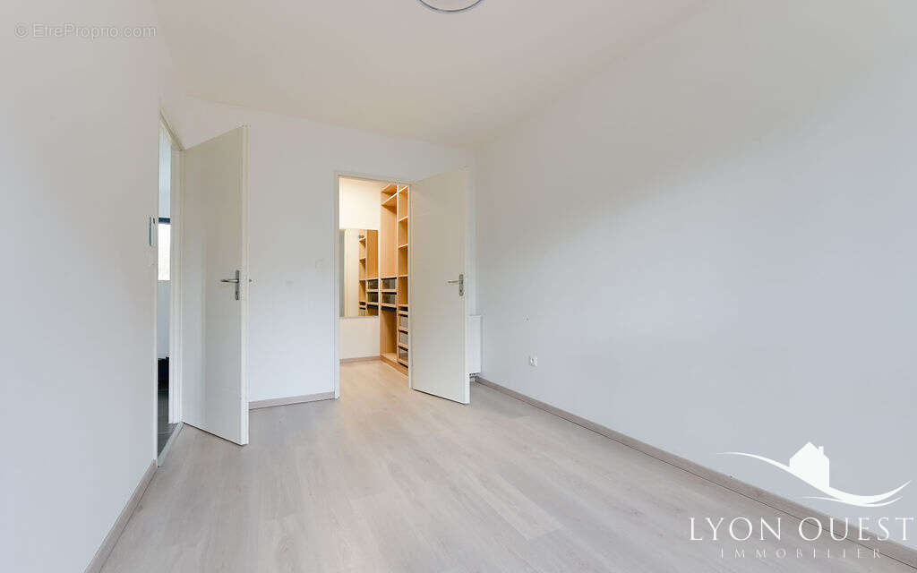 Appartement à CHARBONNIERES-LES-BAINS