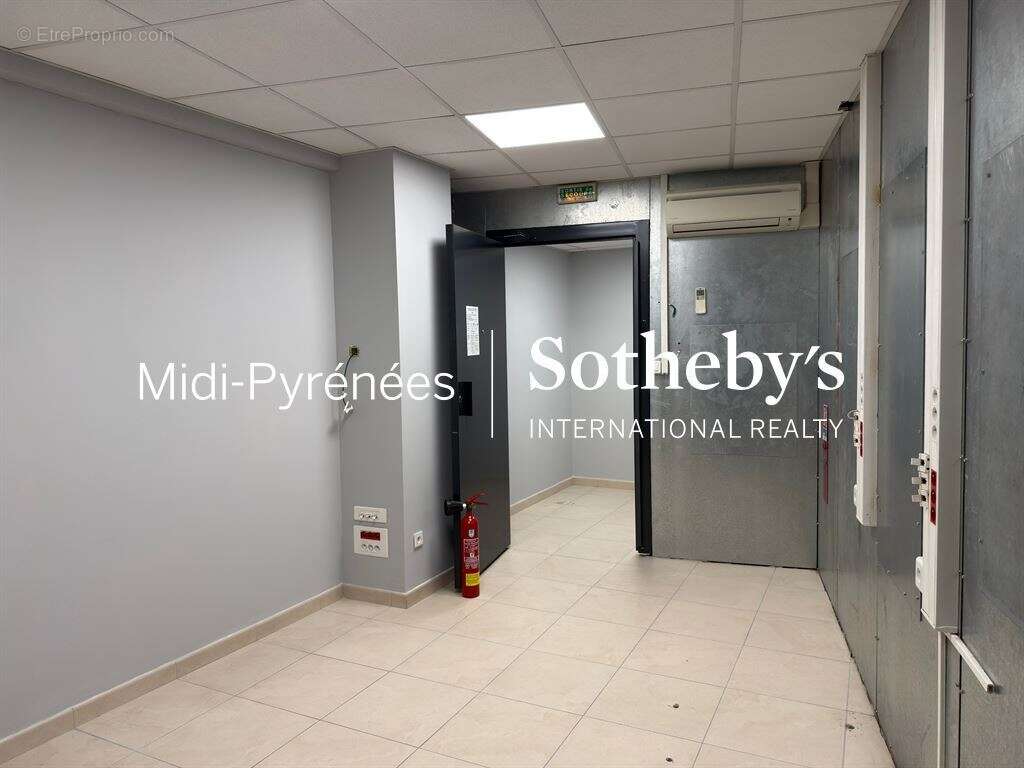 Local commercial ou professionnel, emplacement de choix ! - photo 8