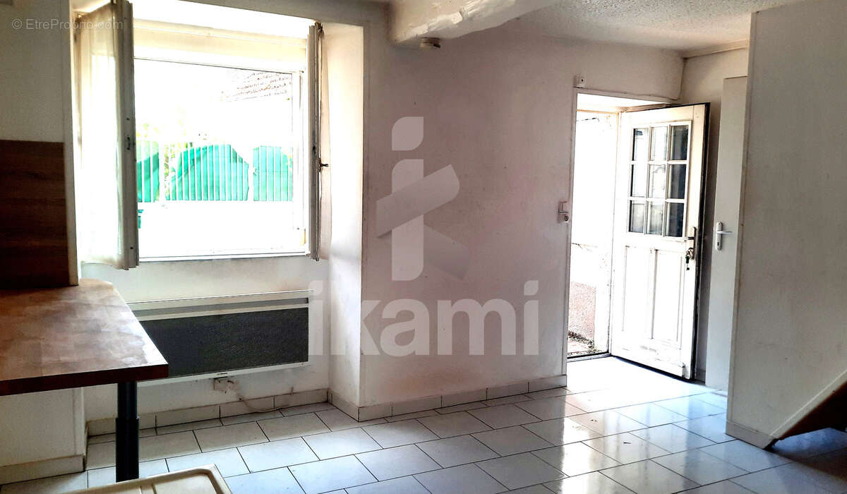 Appartement à COURSON-LES-CARRIERES