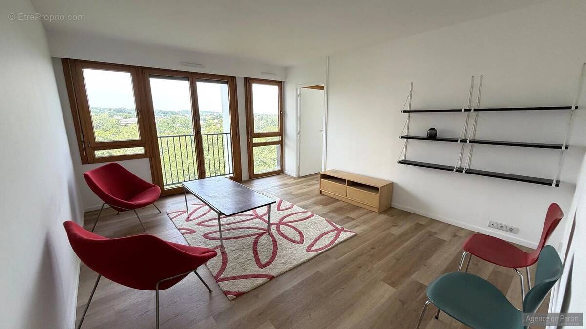 Appartement à VERRIERES-LE-BUISSON