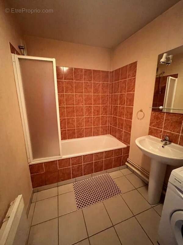 Appartement à MONDONVILLE-SAINT-JEAN