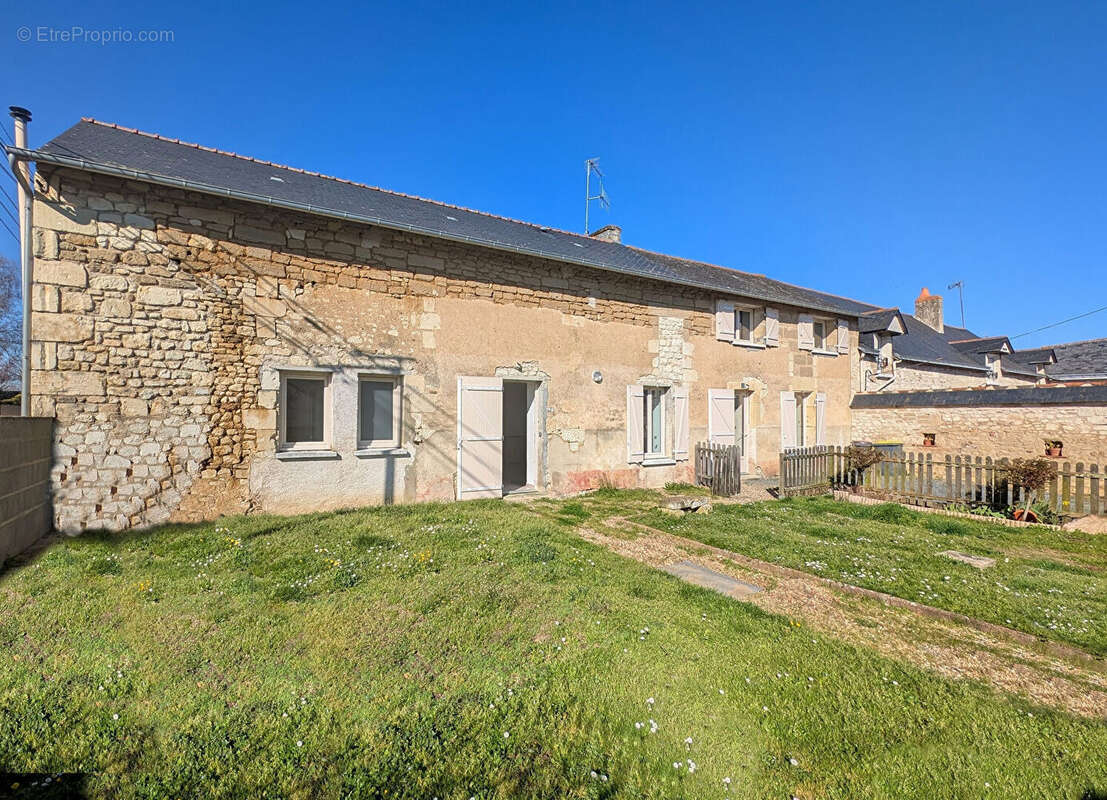 Maison à MONTREUIL-BELLAY