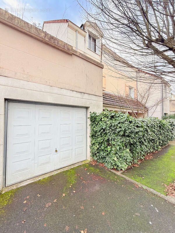 Appartement à SAVIGNY-LE-TEMPLE