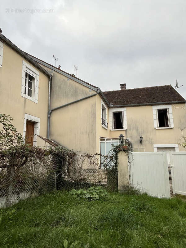 Maison à SAINT-SAUVEUR-EN-PUISAYE
