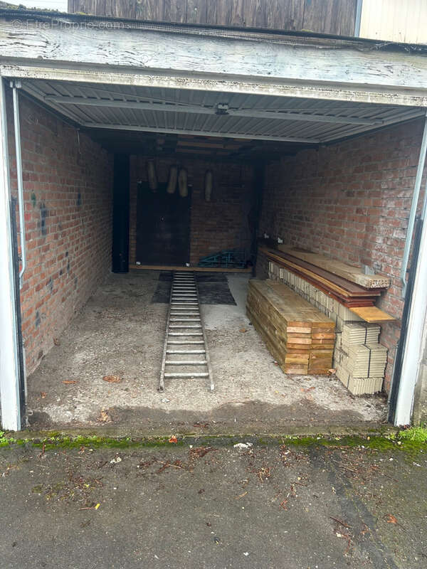 Parking à GRANDE-SYNTHE