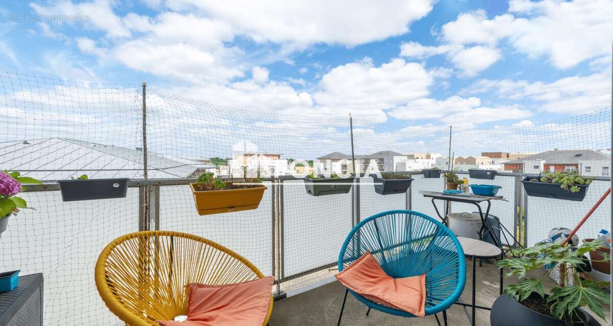 Appartement à AVRILLE