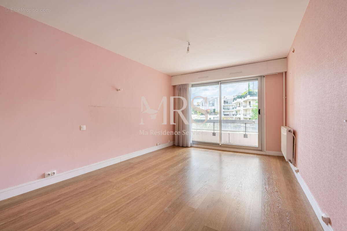 Appartement 71 m² à Paris-15e  - photo 7