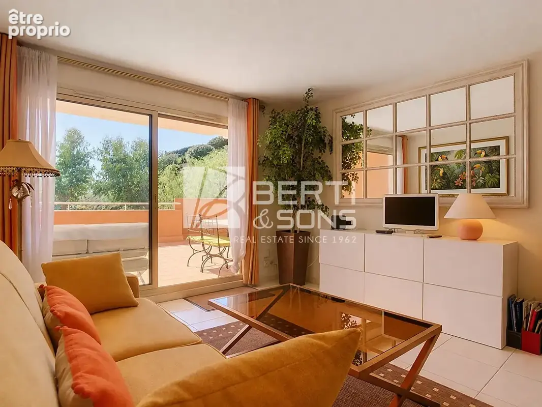 Exclusivite - beau 2/3 pieces en tres bon etat avec grande terrasse domaine securise - photo 7